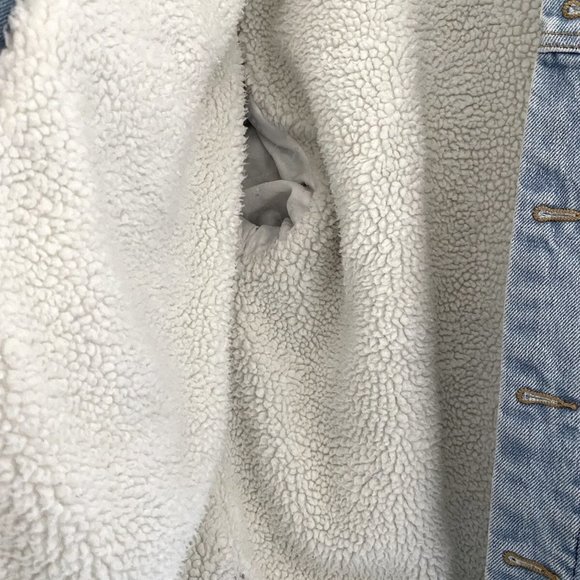 Brandy Melville John Galt oversized Sherpa Lined Denim Jacket - Picture 4 of 4